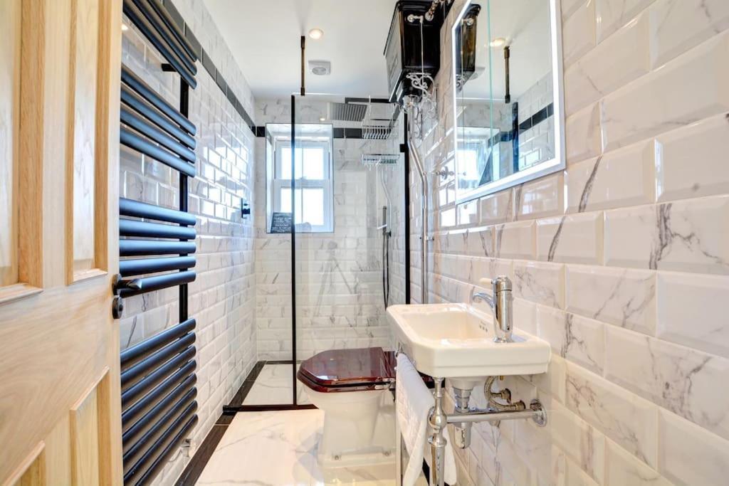 Modern 4 Bedroom Townhouse Perfect Location. Brighton Exterior photo